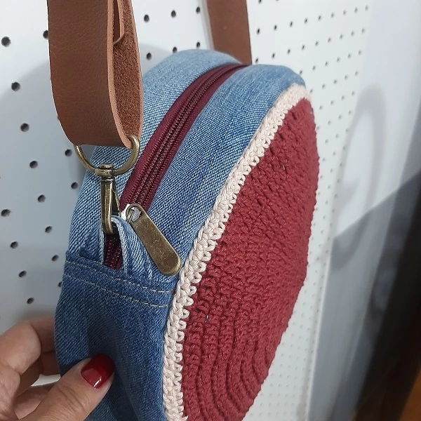 Bolsa Redonda Pequetita Marsala com chantily